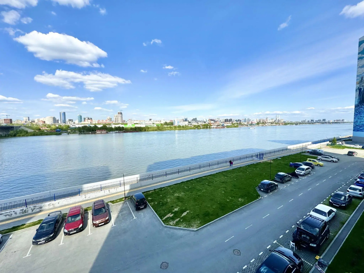 Hugge Place на улице Ясный Берег 7