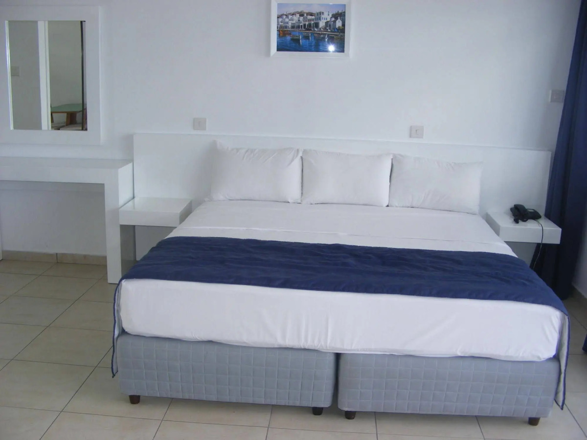 Sun Hall Beach Hotel Apts.