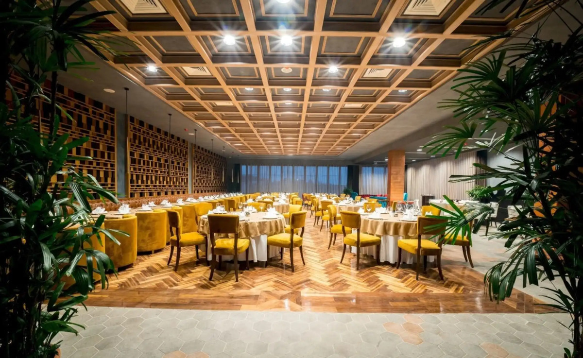 Les Ambassadeurs Marina Hotel & Casino