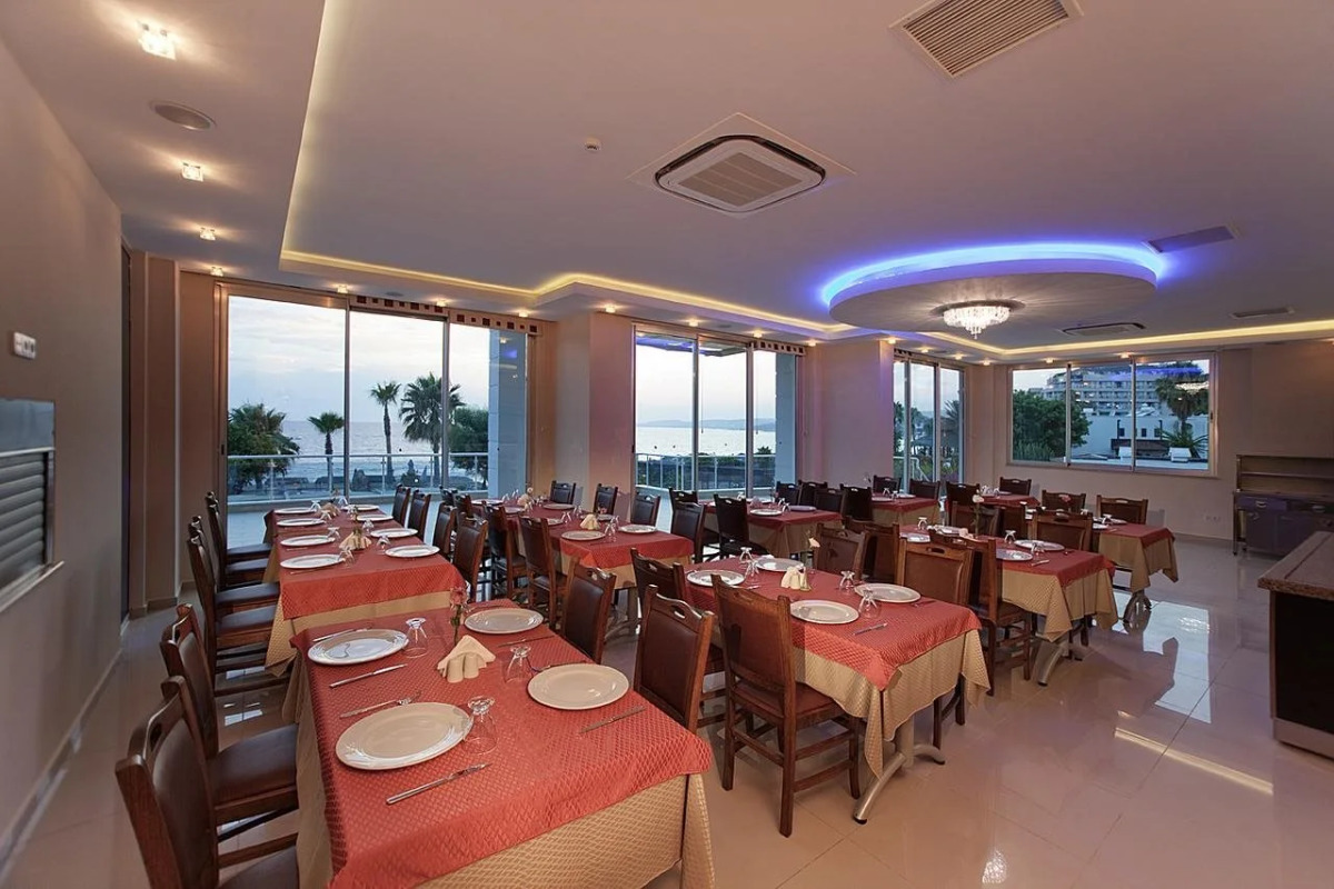 Отель Venessa Beach 