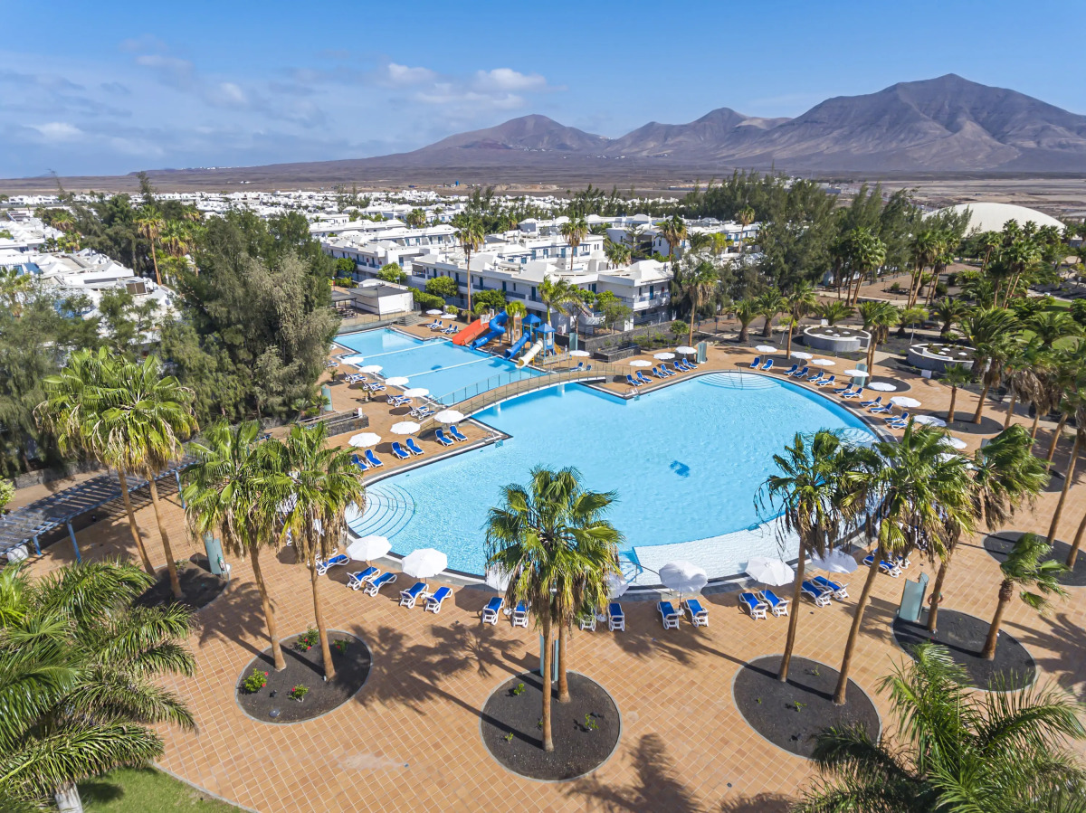 Отель THB Tropical Island Aparthotel