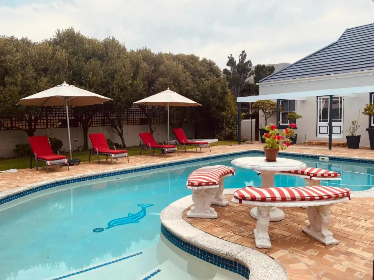 19th Hole Guest Lodge