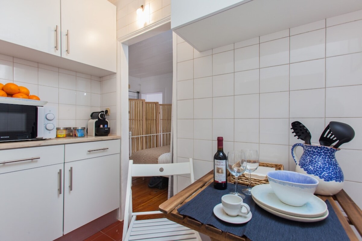 Alfama Sunny & Typical Apartment, By TimeCooler