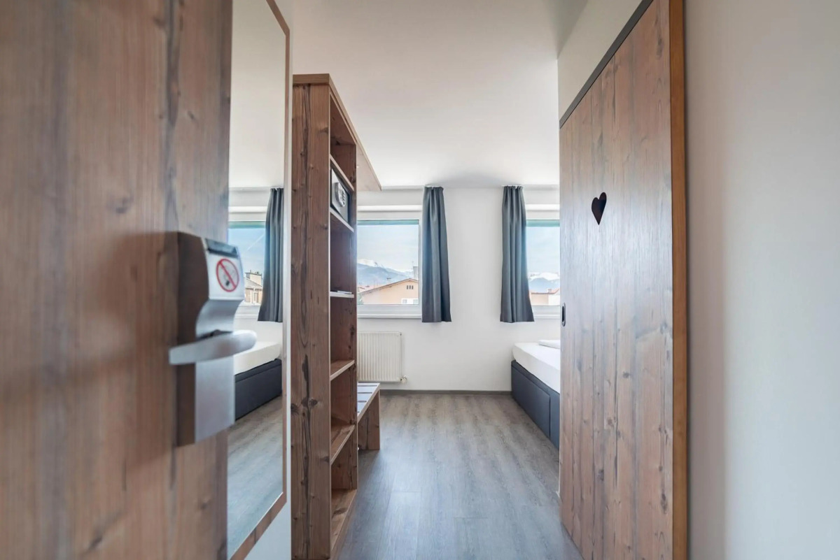 Binders Budget City Mountain Hotel