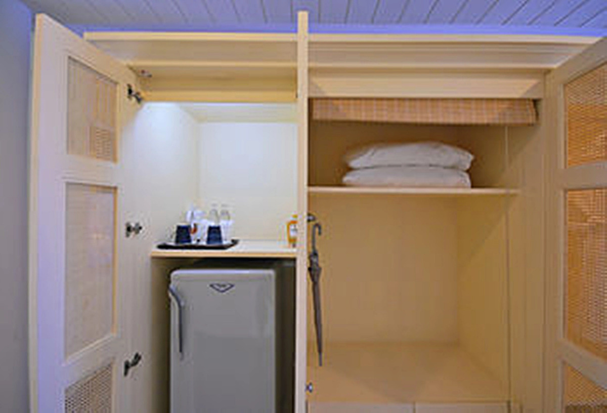 Baan Bayan Beachfront Hotel