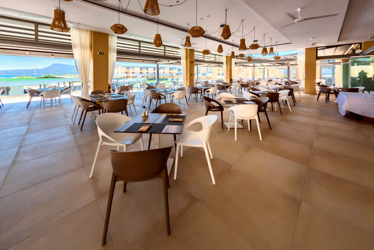 Kiani Beach Resort Family