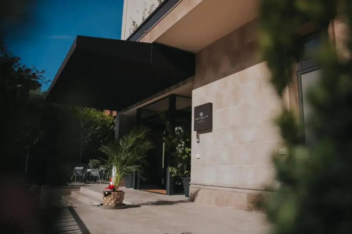 Infinity Hotel & More