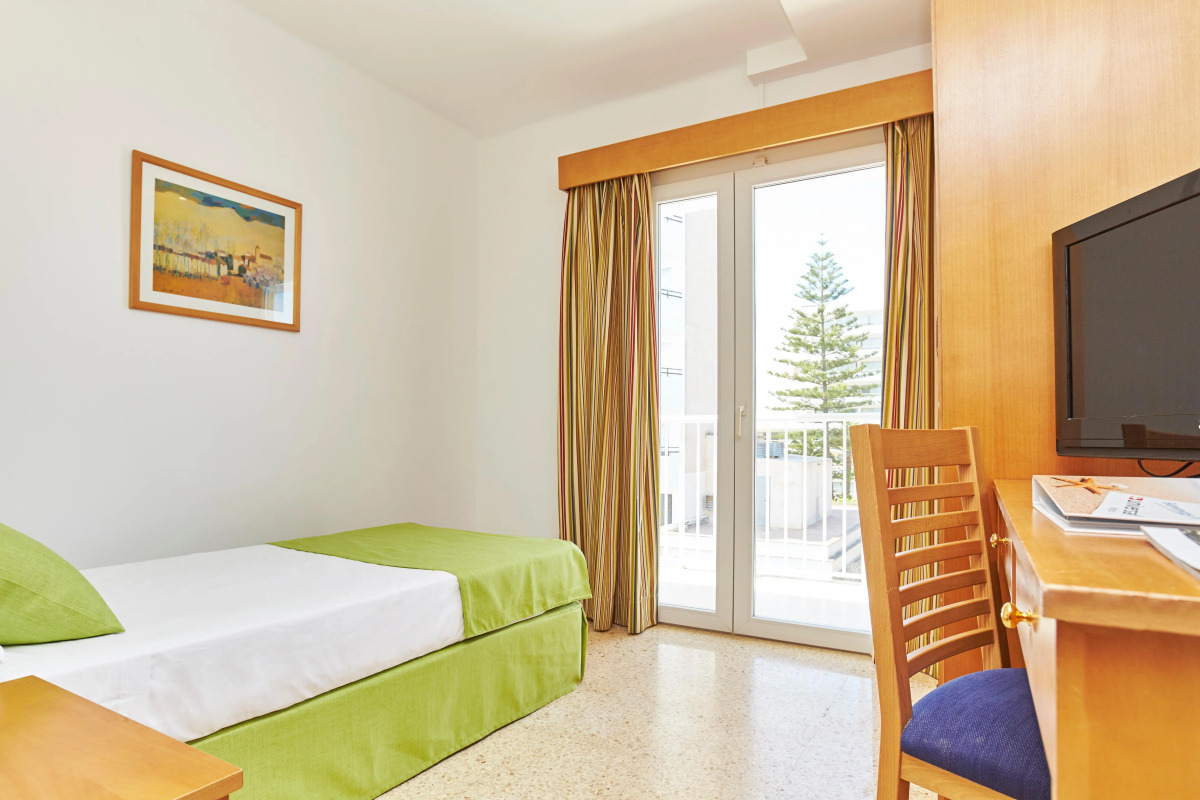 Universal Hotel Bikini