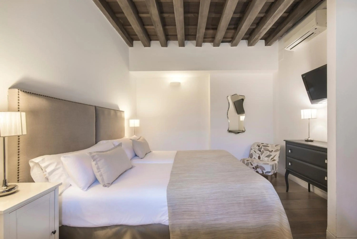 Shine Albayzín Hotel