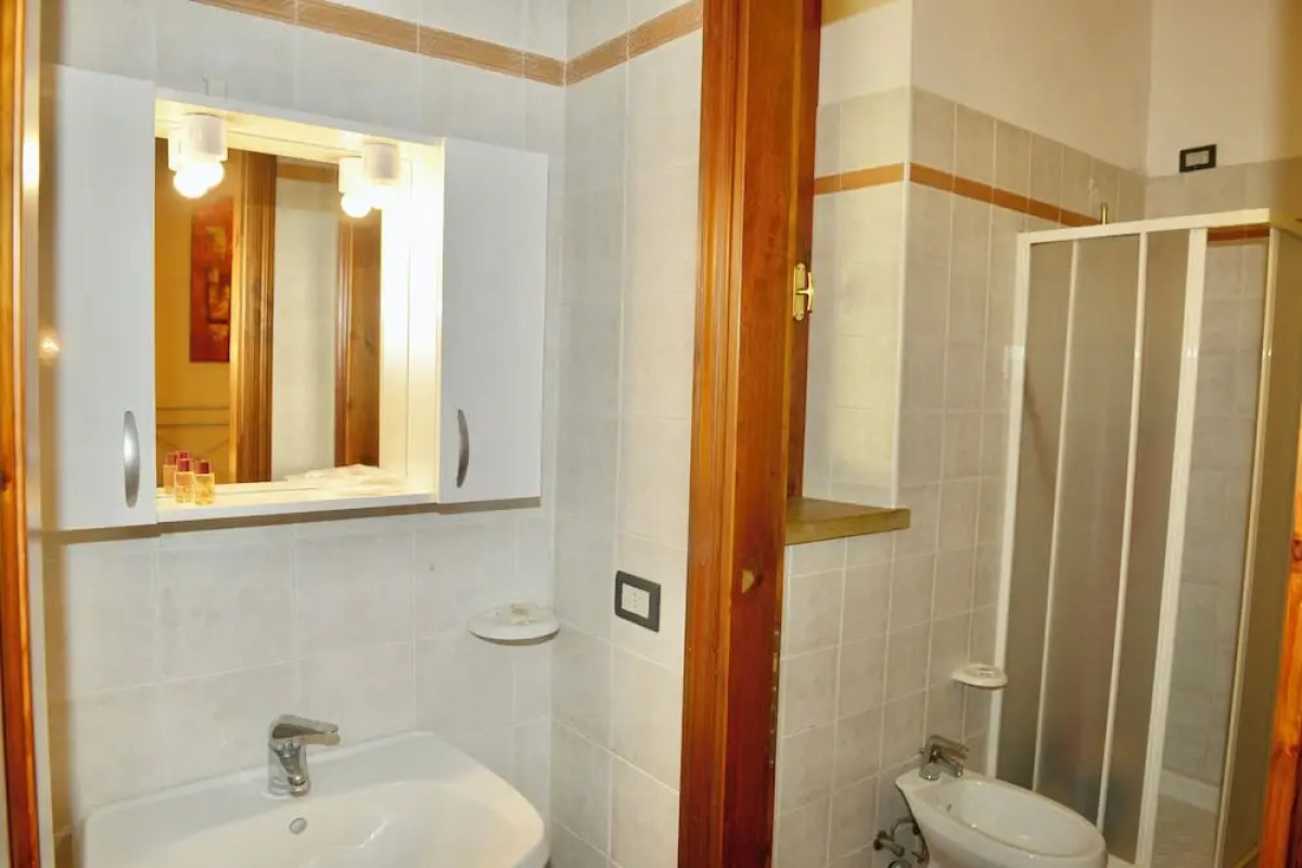 Resort with pool in Riparbella