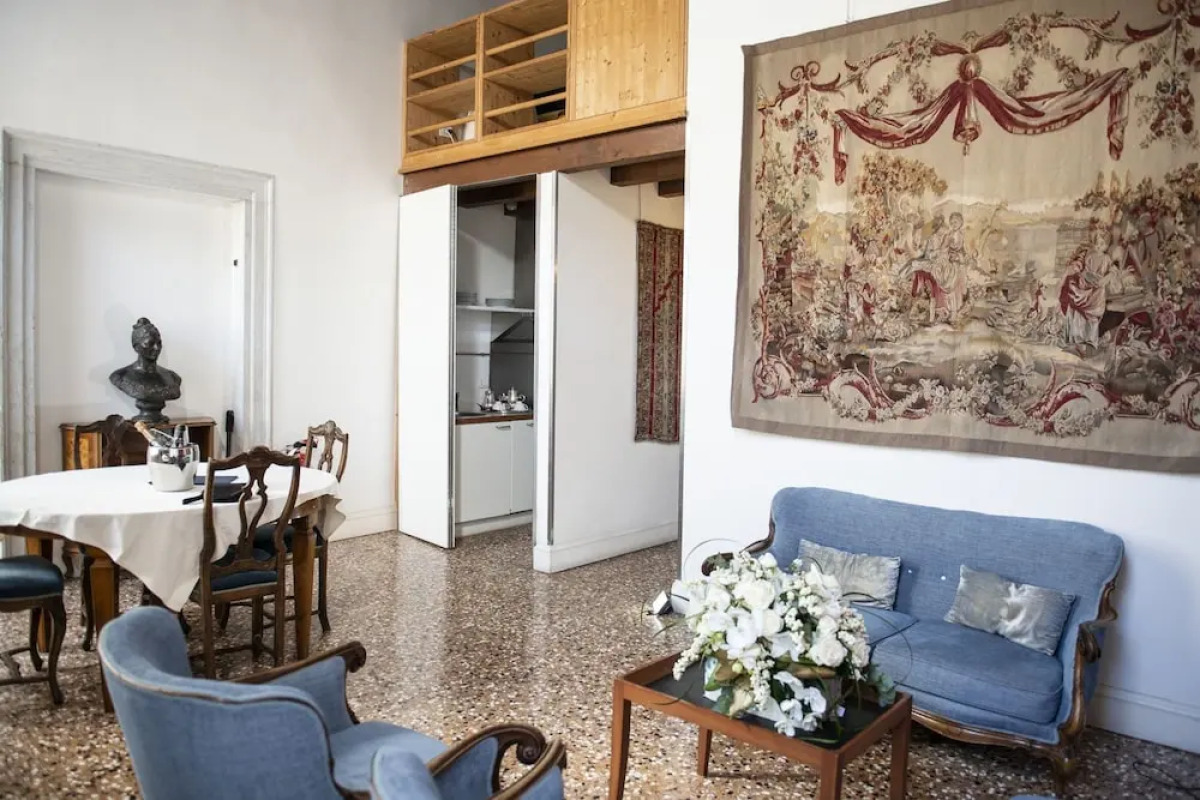 Palazzo Contarini Della Porta Di Ferro