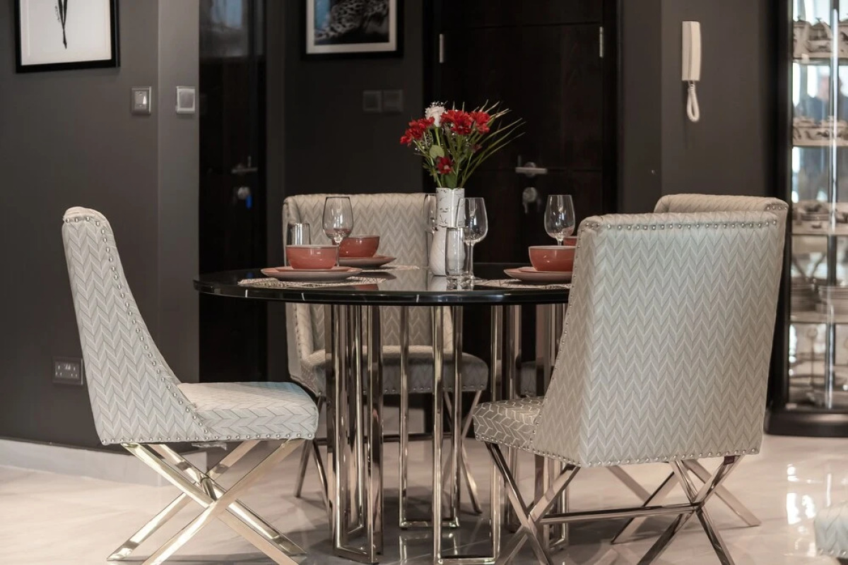 HiGuests - The Marina Torch