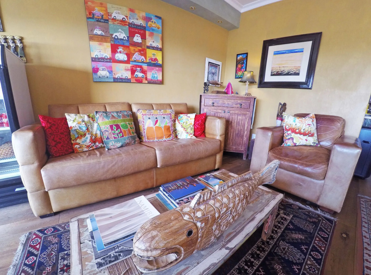 Dolphin Inn Guest House