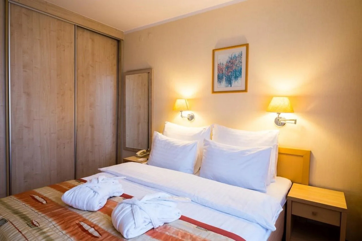 Hotel Apartments Zgoda Warszawa by DeSilva