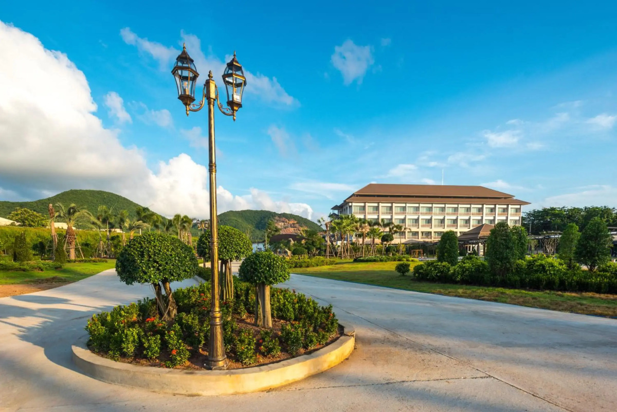 Swan Lake Hotel Sattahip