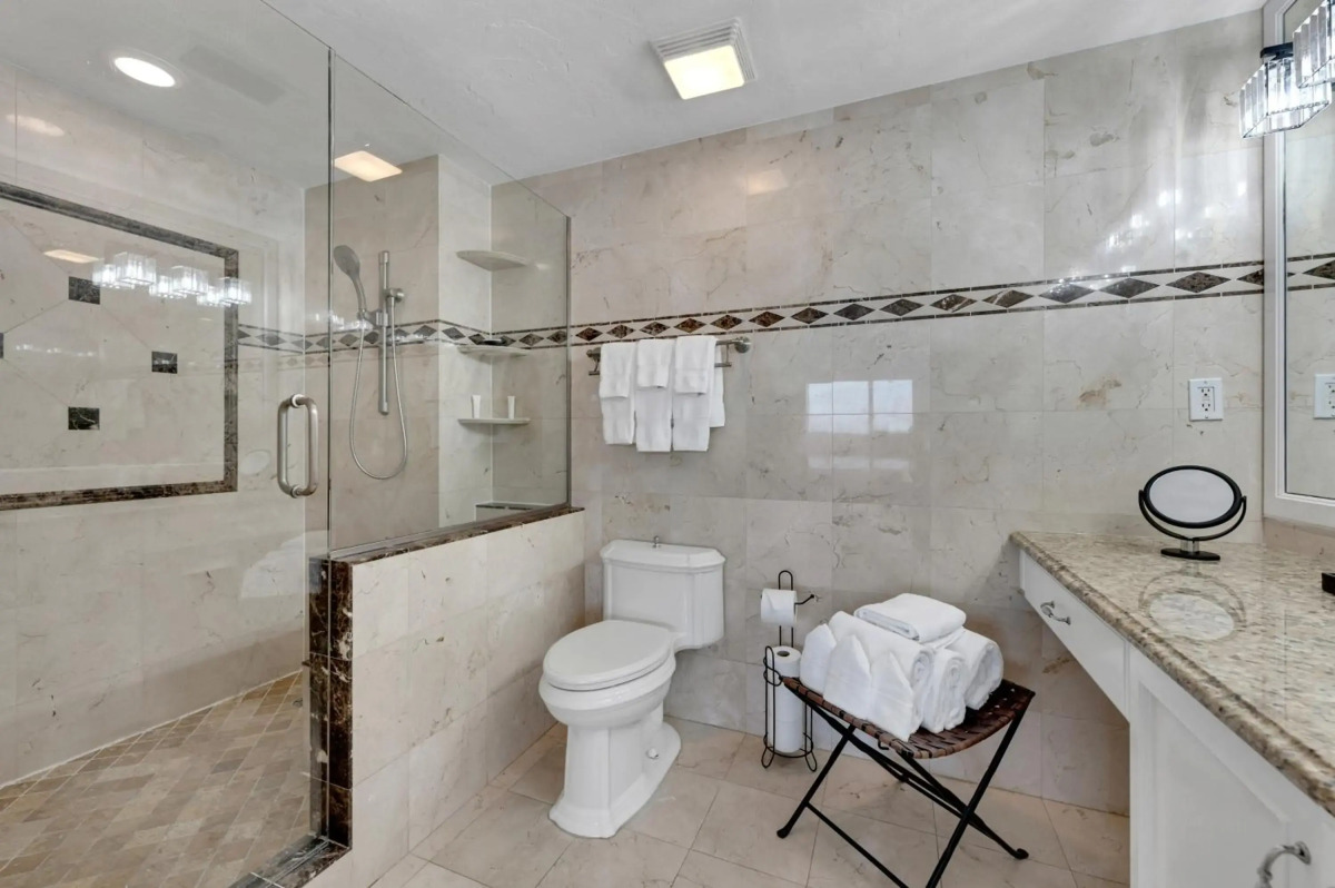 Bayfront Inn Fifth Avenue