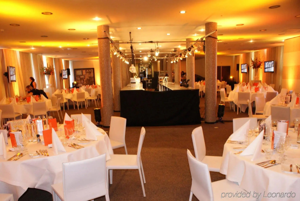 Leonardo Hotel IJmuiden Seaport Beach