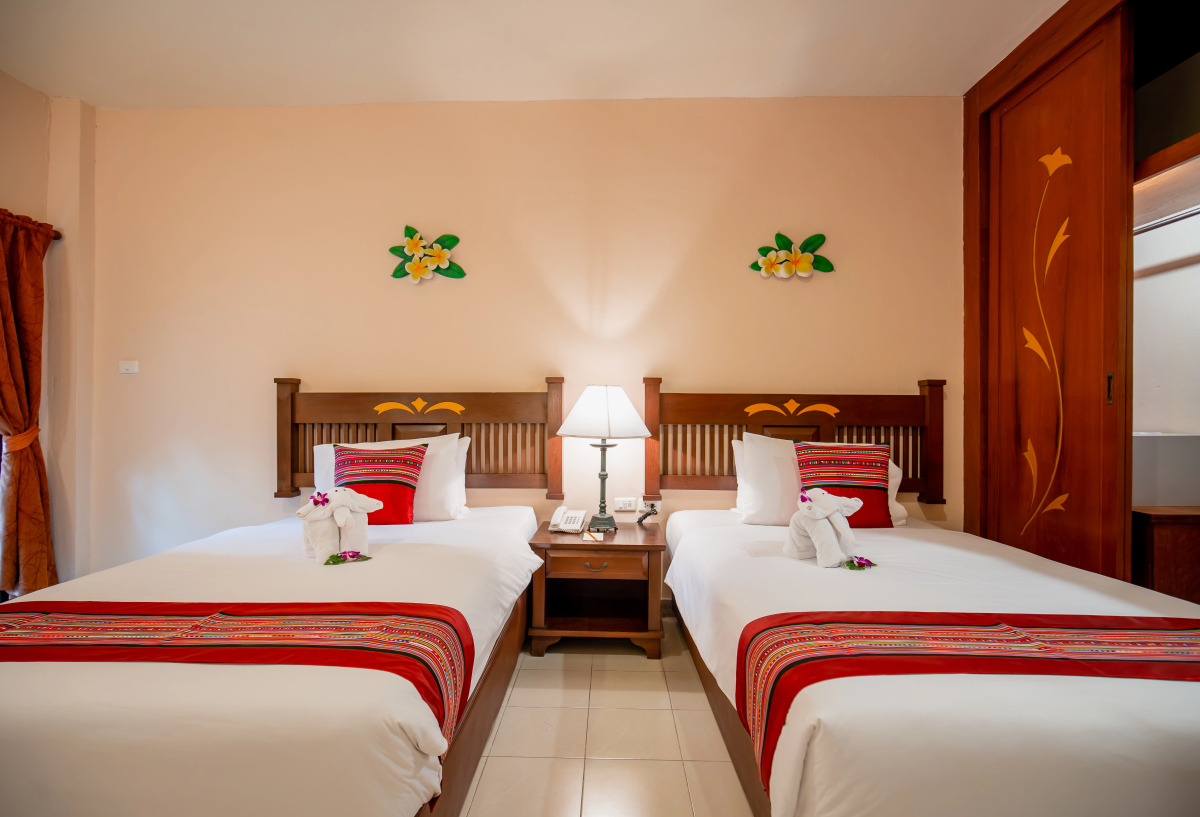 Phuket Leelavadee Hua Ting Resort