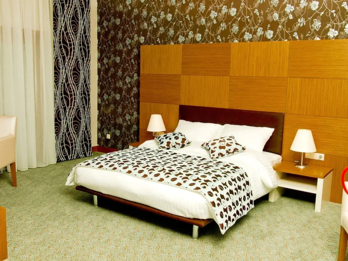 Grand Nur Plaza Hotel