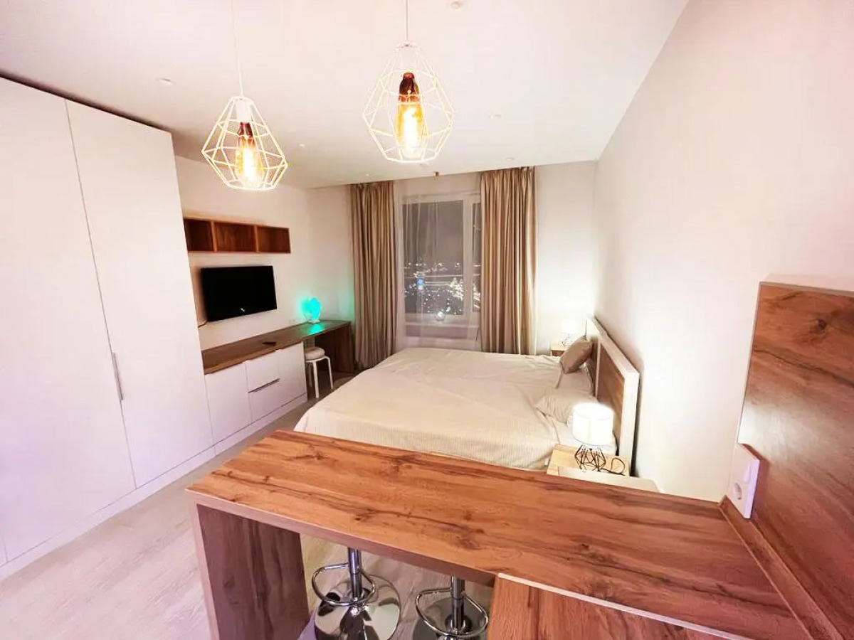 Клавдий Апарт на проспекте Андропова