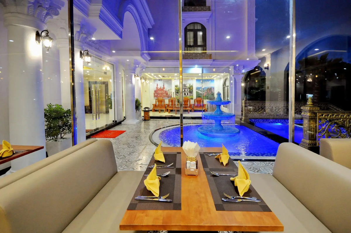 Crown Nguyen Hoang Hotel