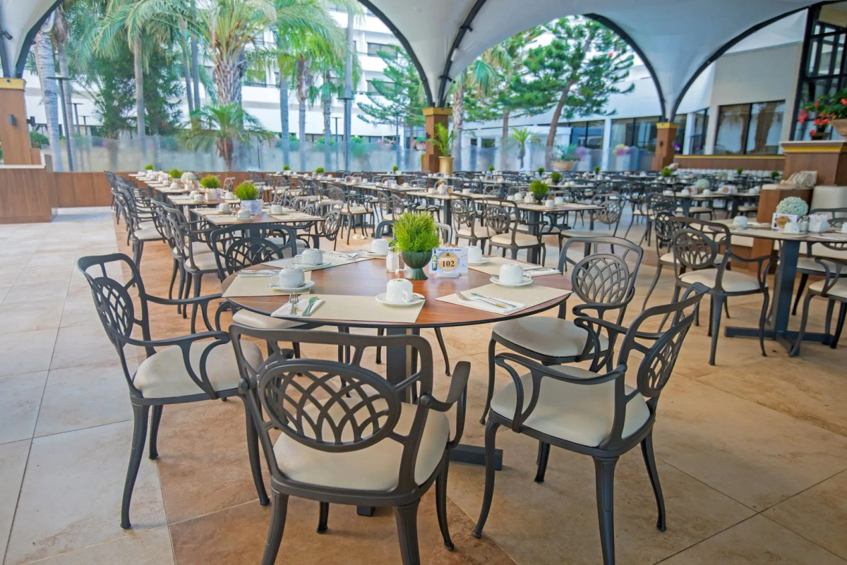 Adams Beach Hotel & Spa