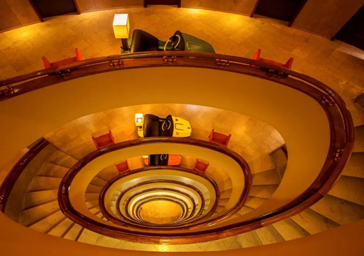 Pão de Açúcar – Vintage Bumper Car Hotel