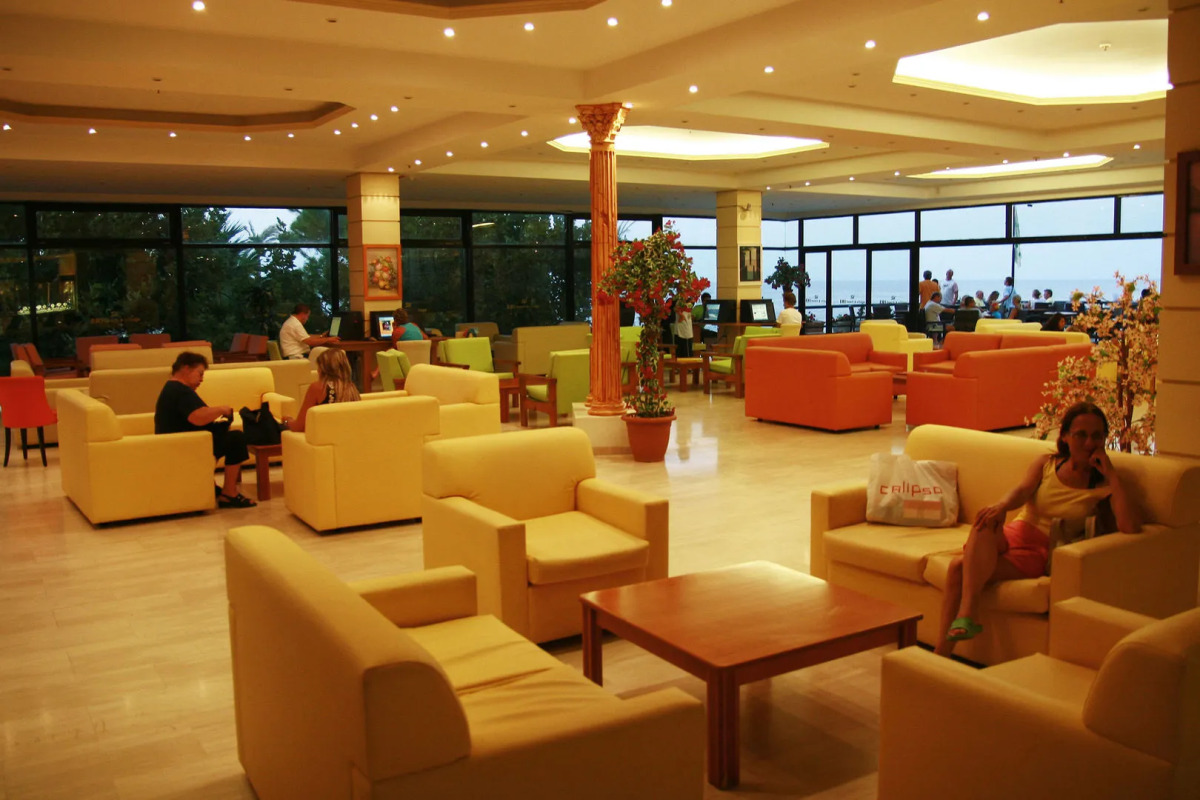 Отель Eri Beach