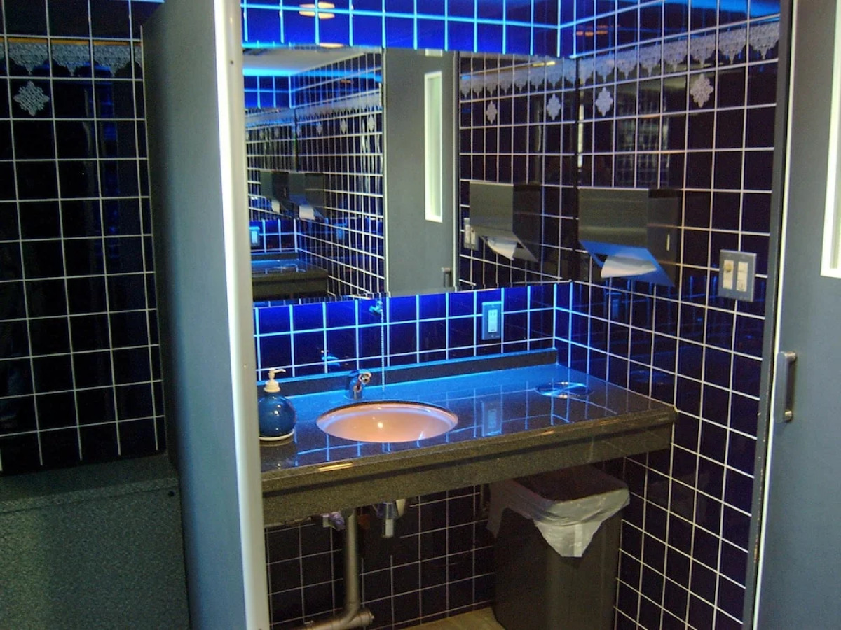 Отель Tokyo Business