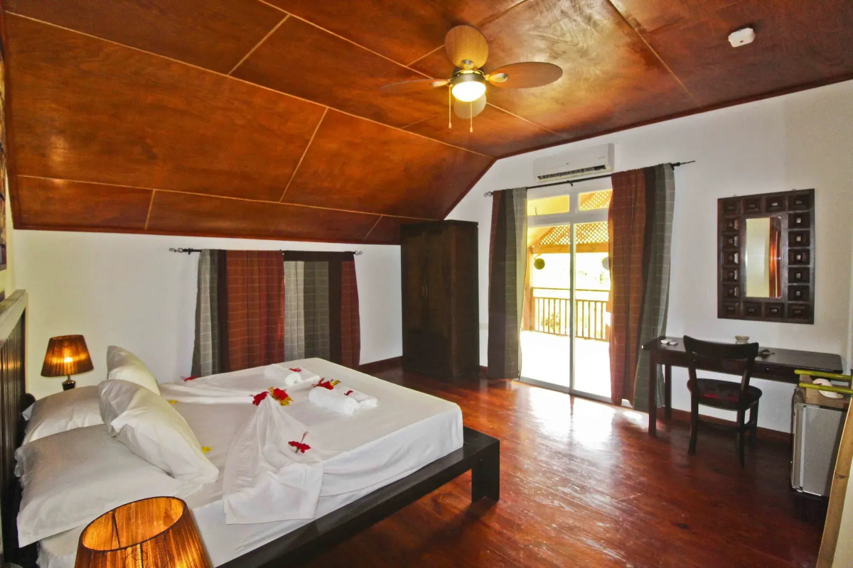 Takamaka Green Village