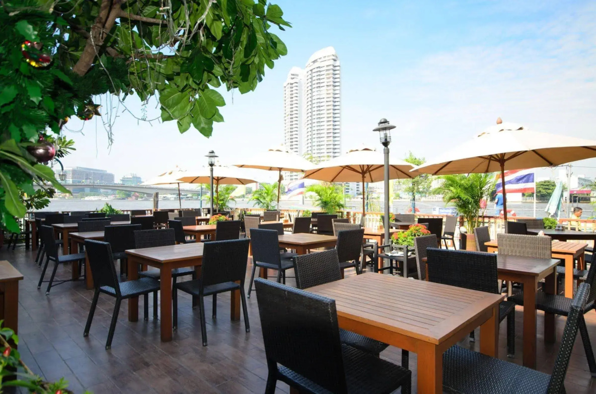 The StandardX Bangkok Phra Arthit