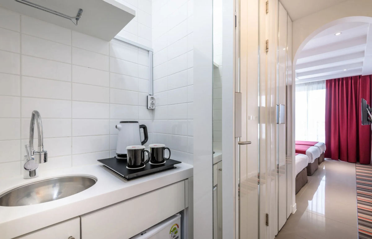 Aimi Jeju Beach Hotel