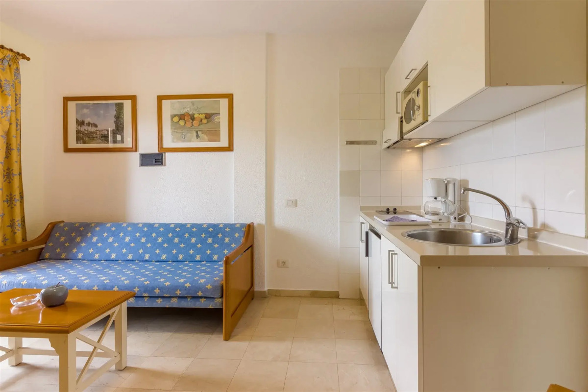 Klayman Olivina Aparthotel