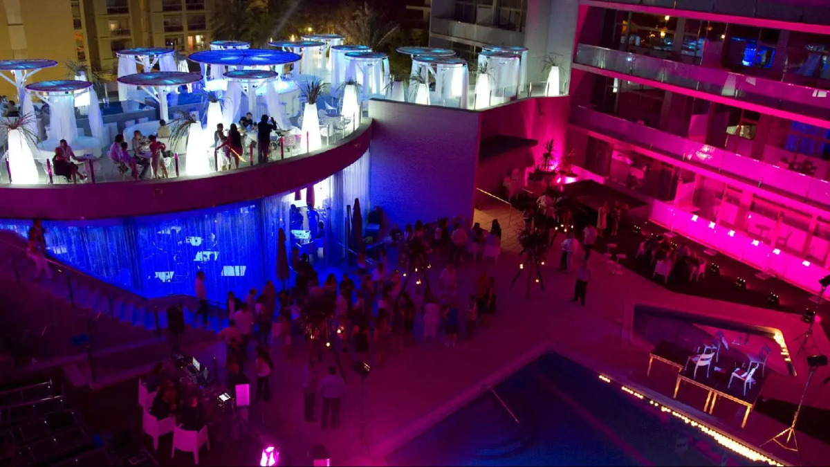 Apolo Suites Rentalmar