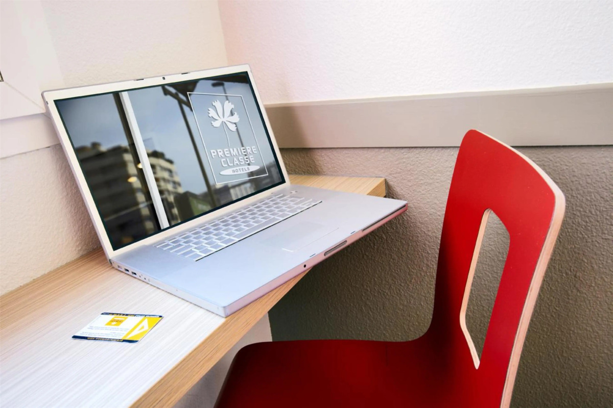 Premiere Classe Paris Ouest - Pont De Suresnes