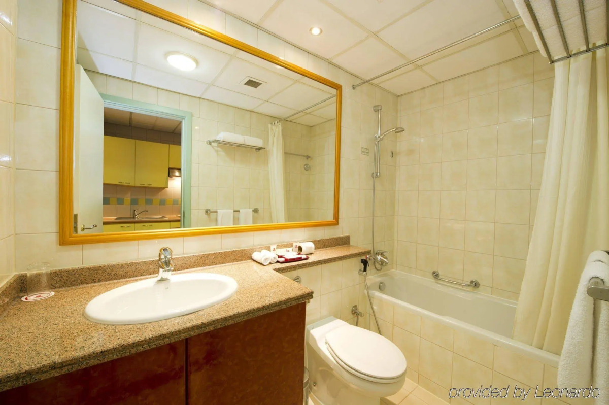 Отель Al Bustan Center & Residence