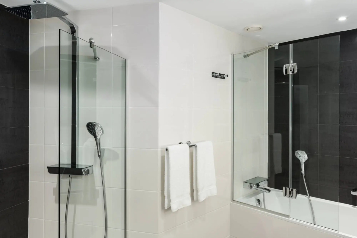 AC Porte Maillot Hotel