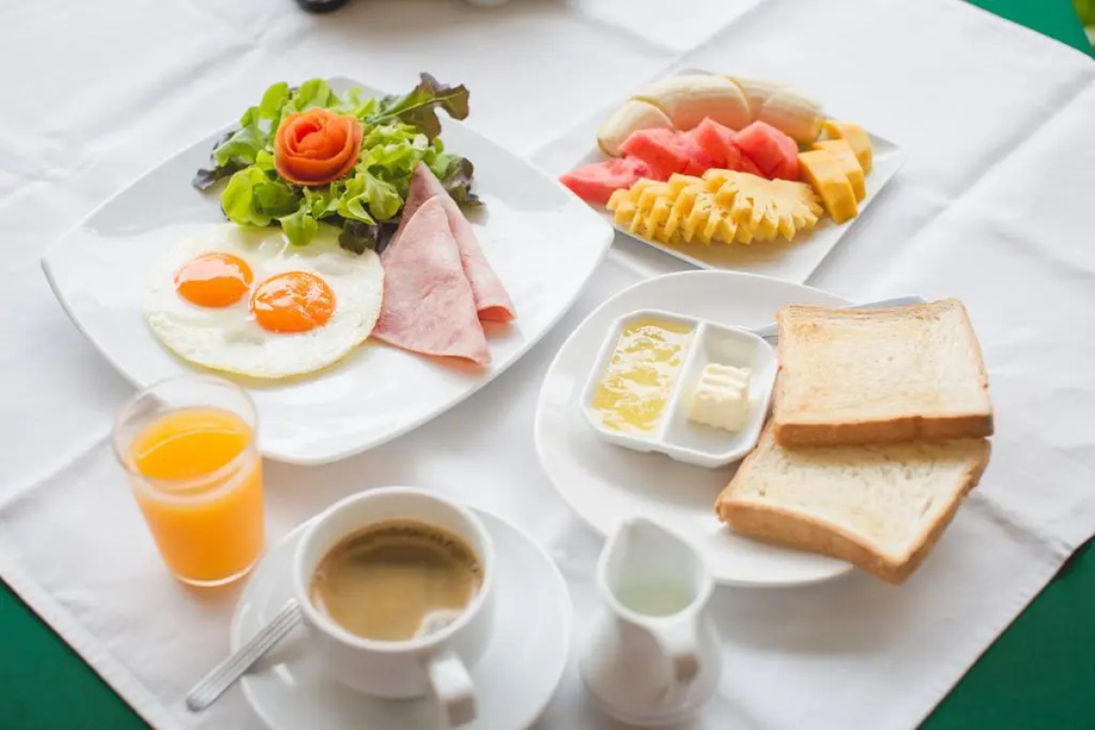 The Front Hotel and Apartment