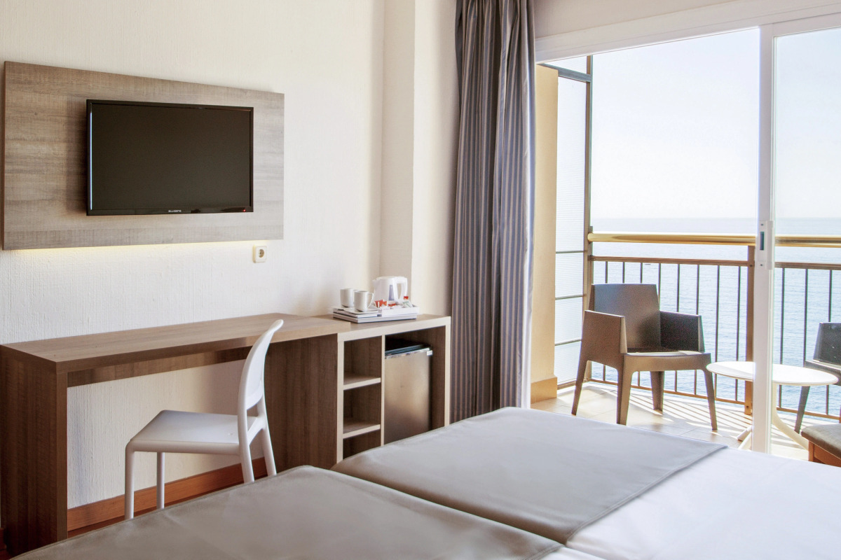 Globales Cala Vinas Adults Only 16+