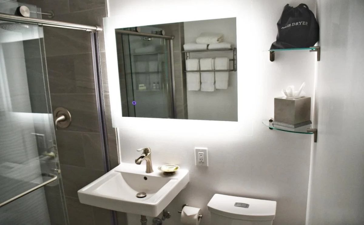 Executive Hotel Pacific