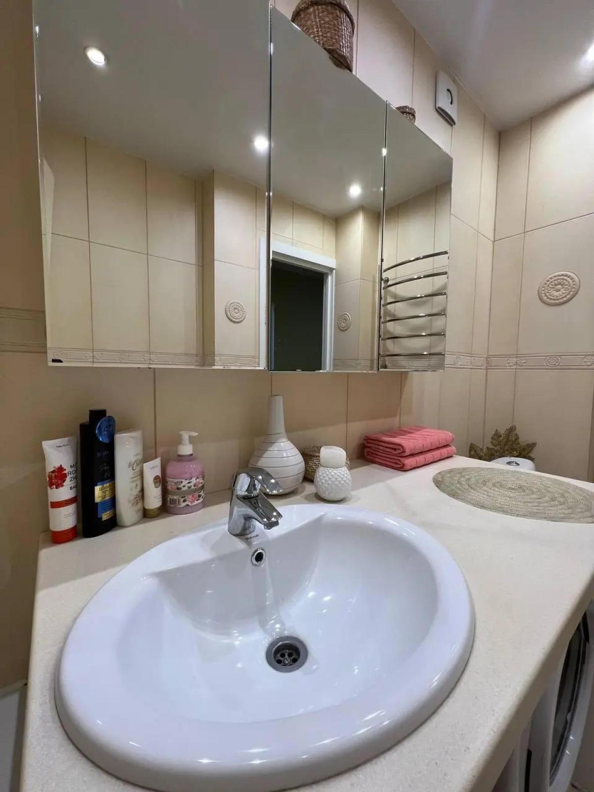 Katy Home (Кэти Хоум) на улице Солнечная 16