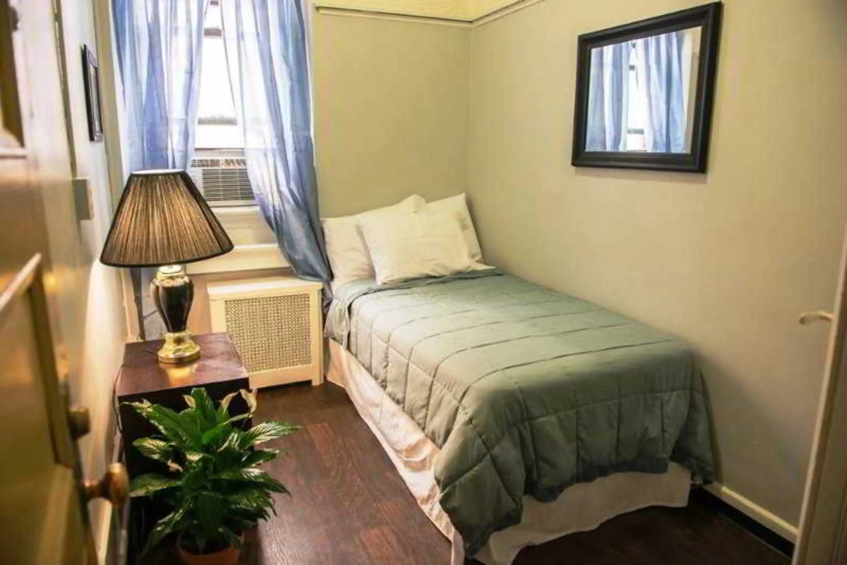 YMCA Greenpoint - Shared Bath