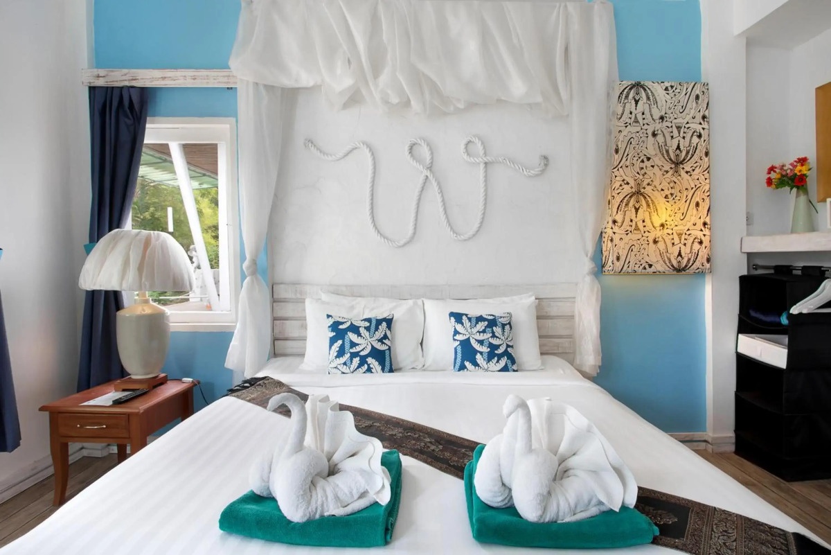 The White Knot Koh Chang