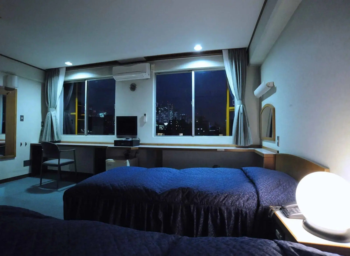 Отель Tokyo Business