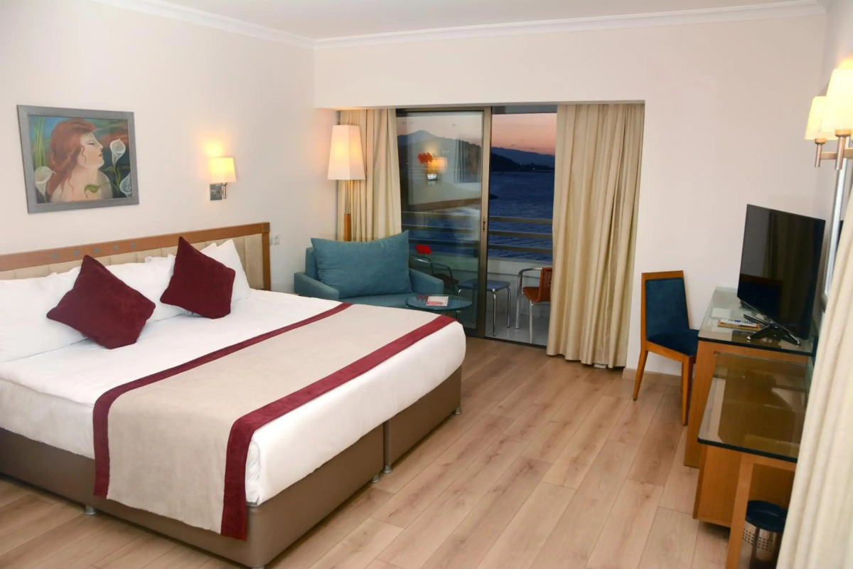 Korumar Deluxe Hotel