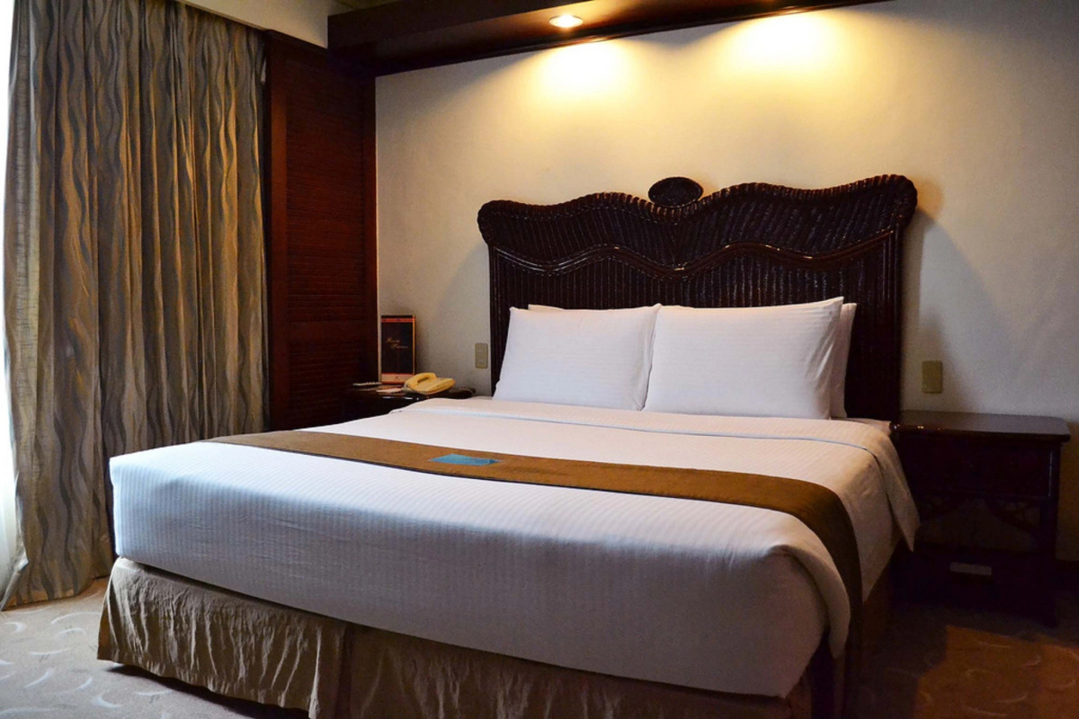 Waterfront Airport Hotel & Casino