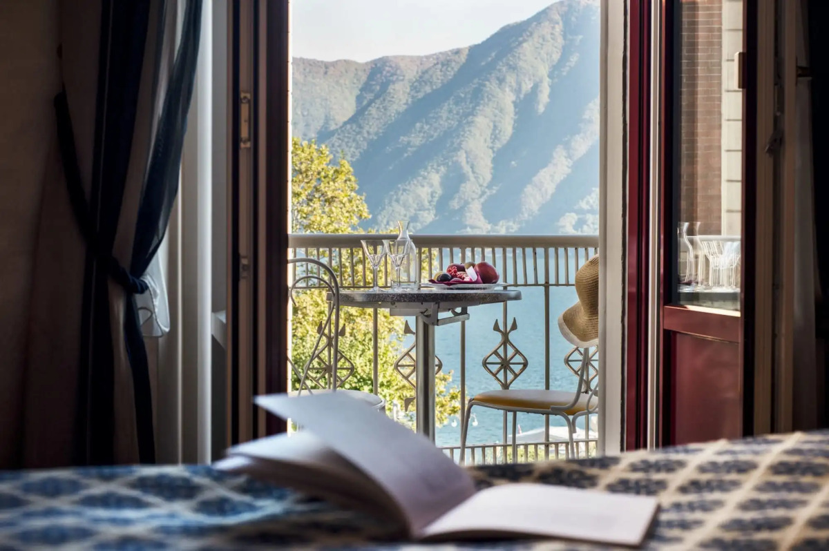 International au Lac Historic Lakeside Hotel