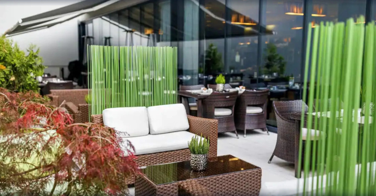 Отель Occidental Praha Five