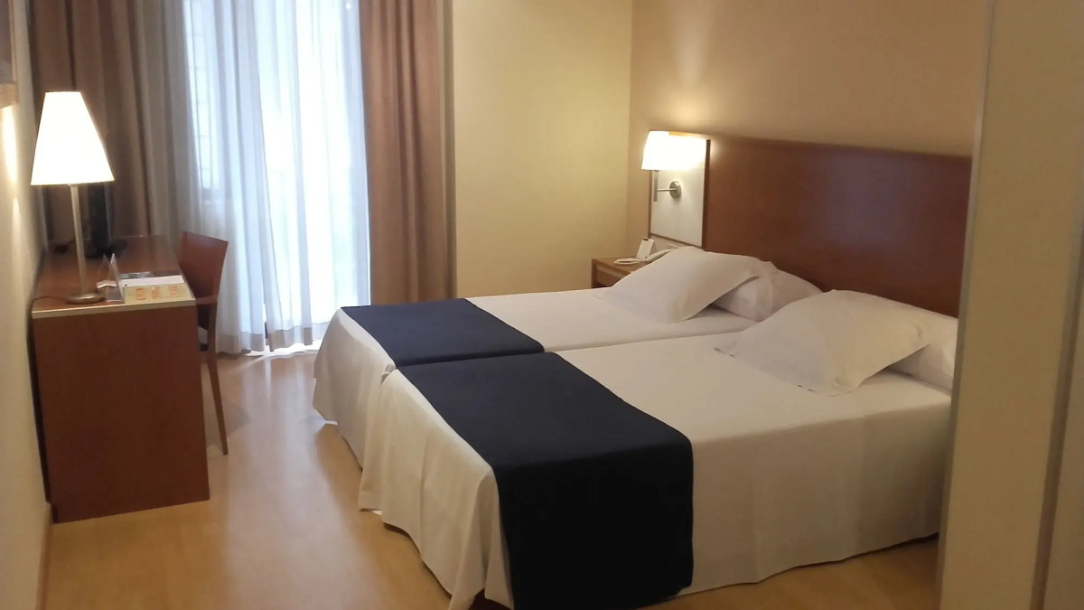 Отель RH Sorolla Centro