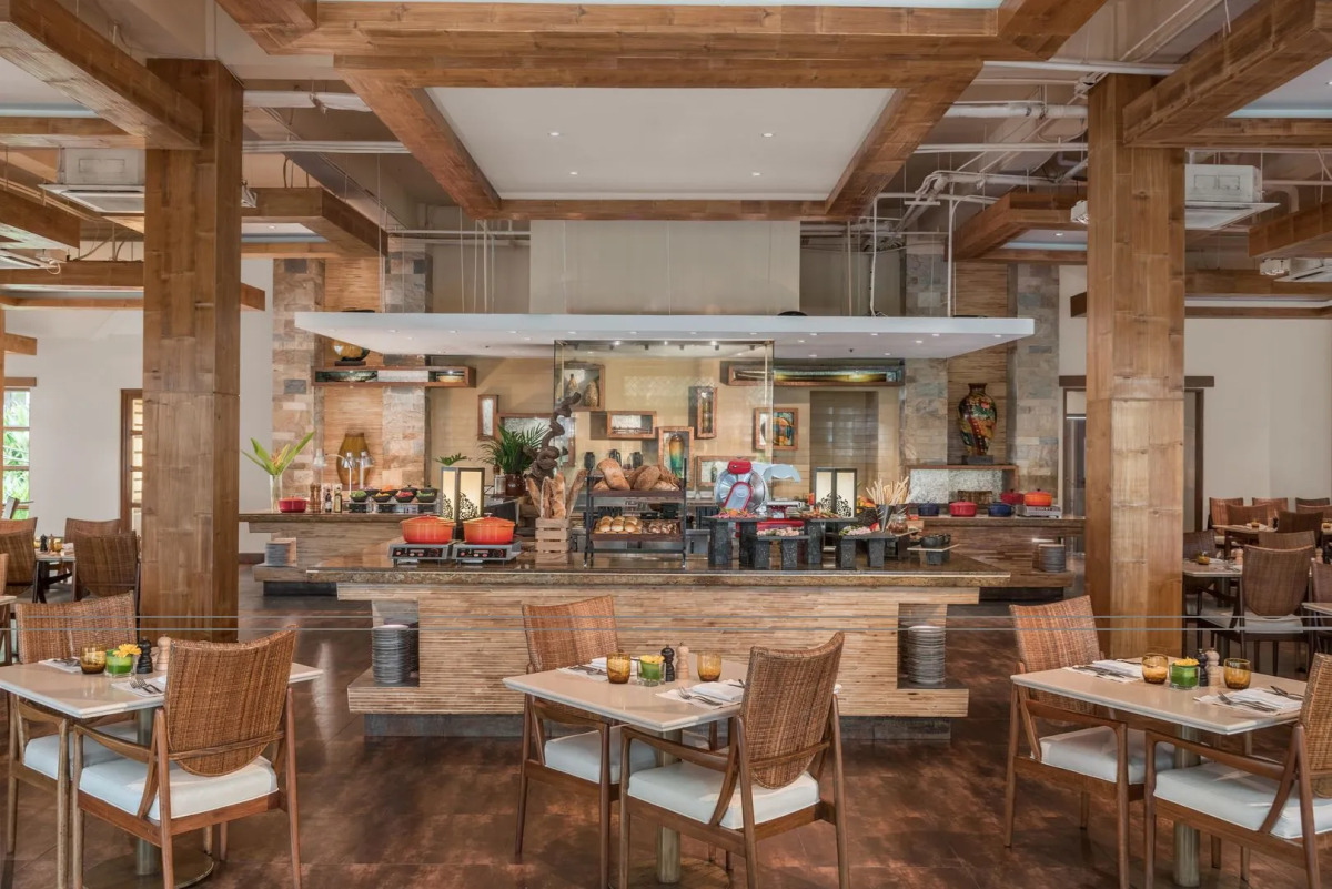 Crimson Resort and Spa Mactan